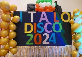 Bal karnawałowy w stylu italo disco